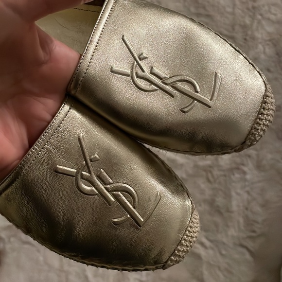 New YSL Logo Embossed Metallic Leather Espadrilles - Picture 8 of 13